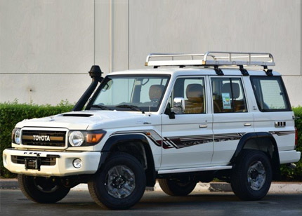 Toyota Land Cruiser 76 y modelos similares de camionetas 4x4